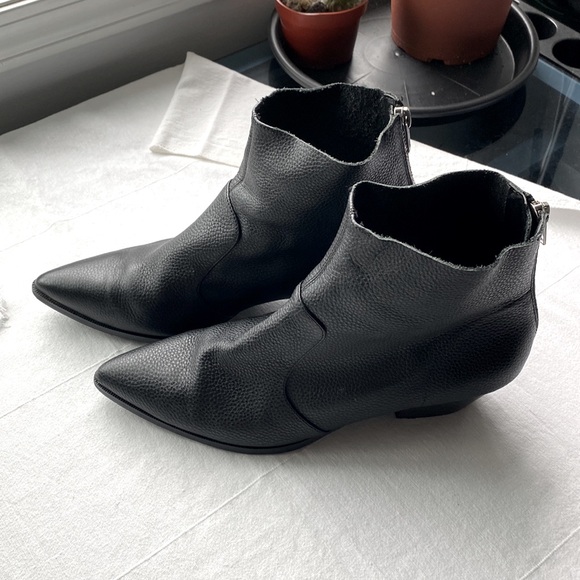 Steve Madden Cafe Genuine Leather Ankle Boots - Picture 6 of 8